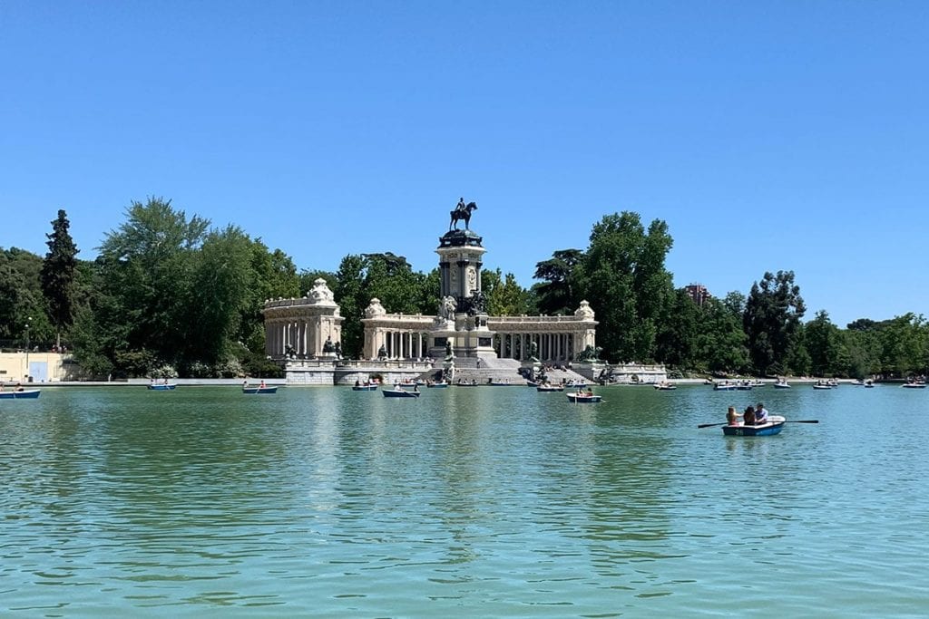 wat te doen in madrid bezoek het retiro park wat te doen in madrid bezoek het retiro park
