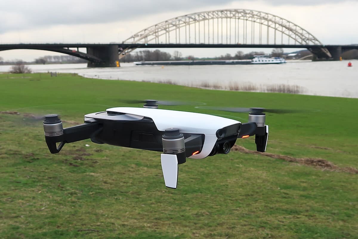 DJI Mavic Air versus Mavic Pro DJI Mavic Air versus Mavic Pro