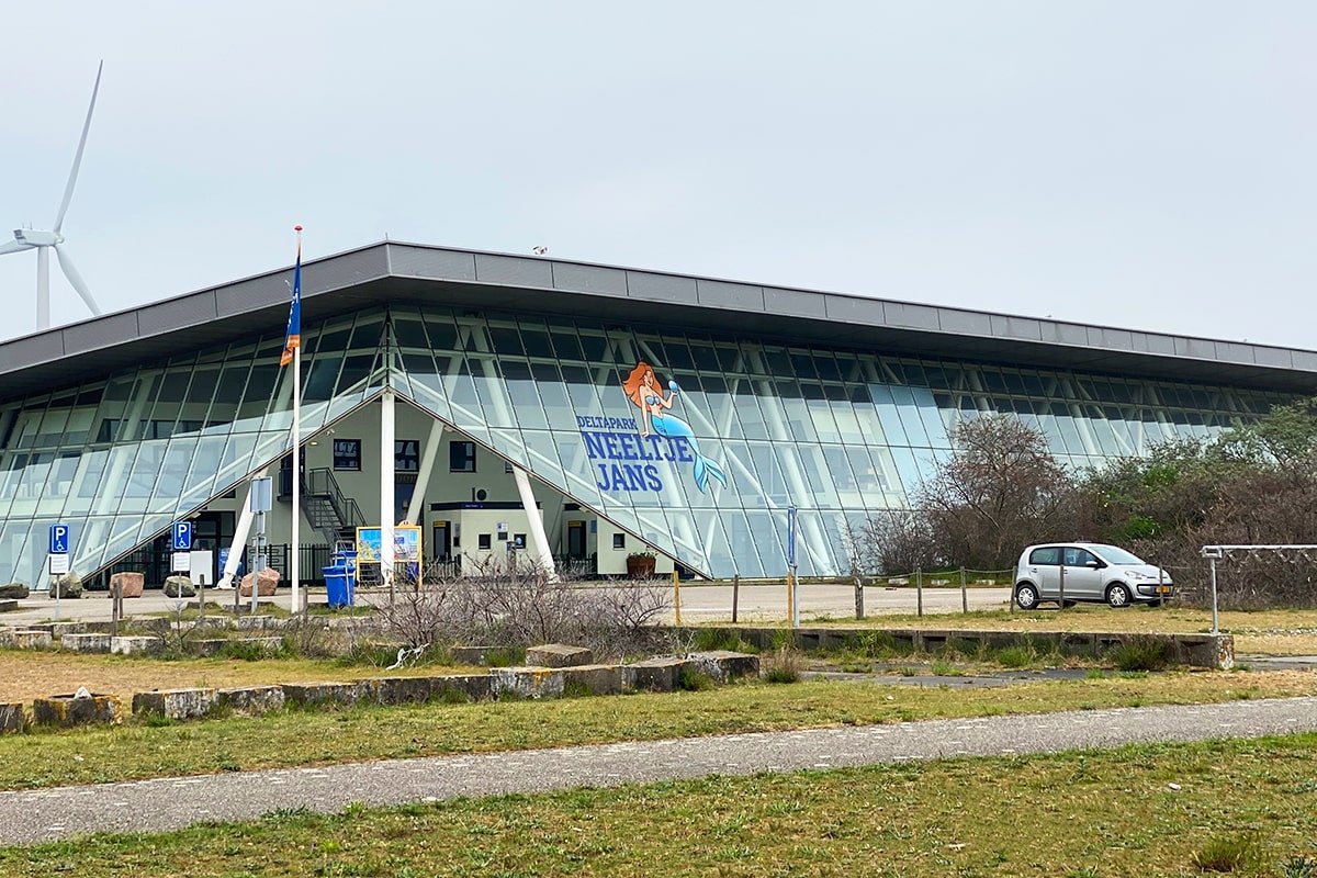 Met de auto naar Neeltje Jans in Zeeland